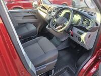 VOLKSWAGEN TRANSPORTER KOMBI