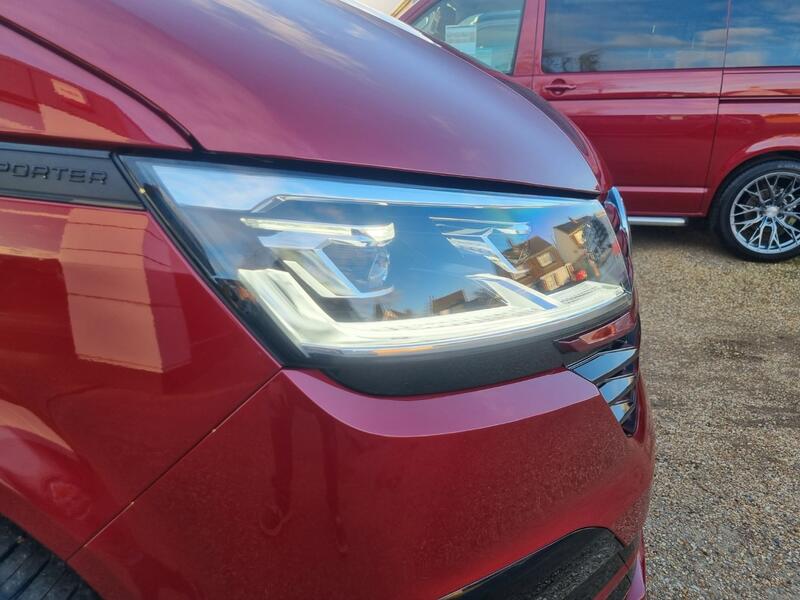 VOLKSWAGEN TRANSPORTER KOMBI