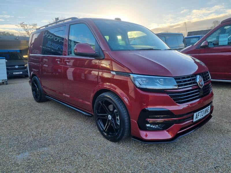 VOLKSWAGEN TRANSPORTER KOMBI