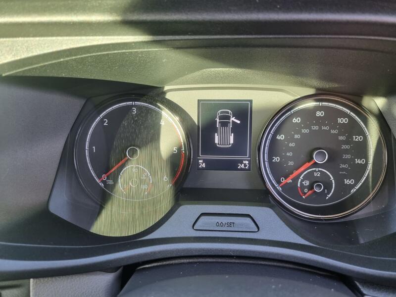 VOLKSWAGEN TRANSPORTER KOMBI