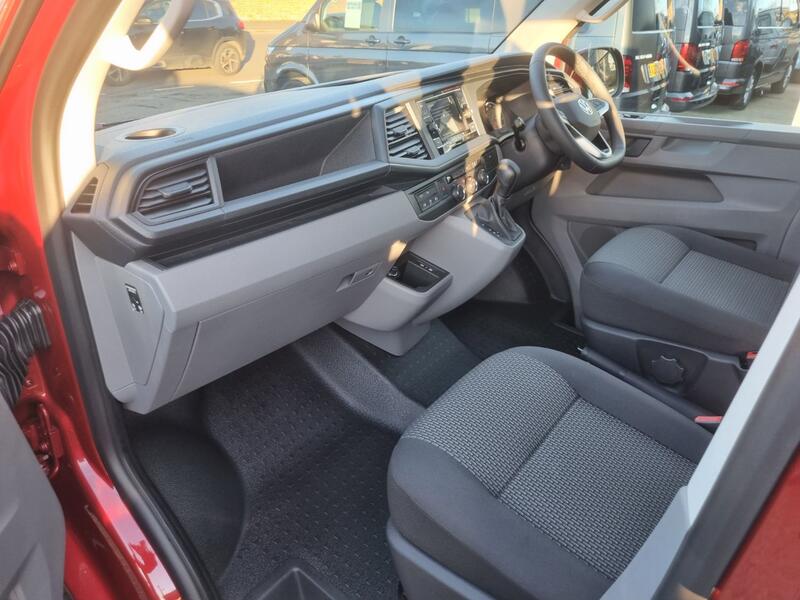 VOLKSWAGEN TRANSPORTER KOMBI