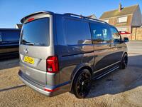 VOLKSWAGEN TRANSPORTER KOMBI