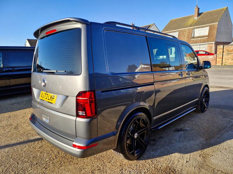 VOLKSWAGEN TRANSPORTER KOMBI