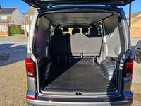VOLKSWAGEN TRANSPORTER KOMBI