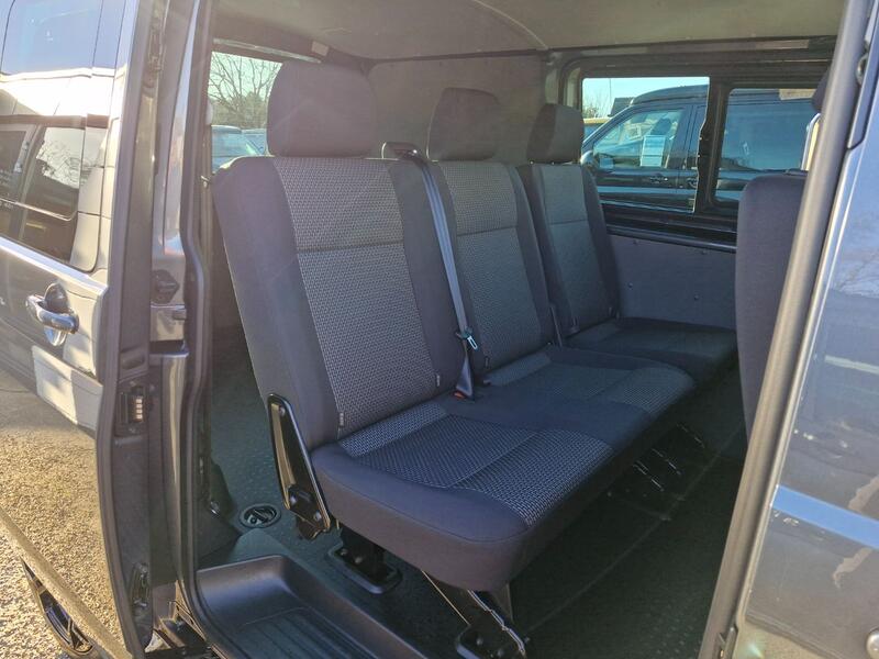 VOLKSWAGEN TRANSPORTER KOMBI