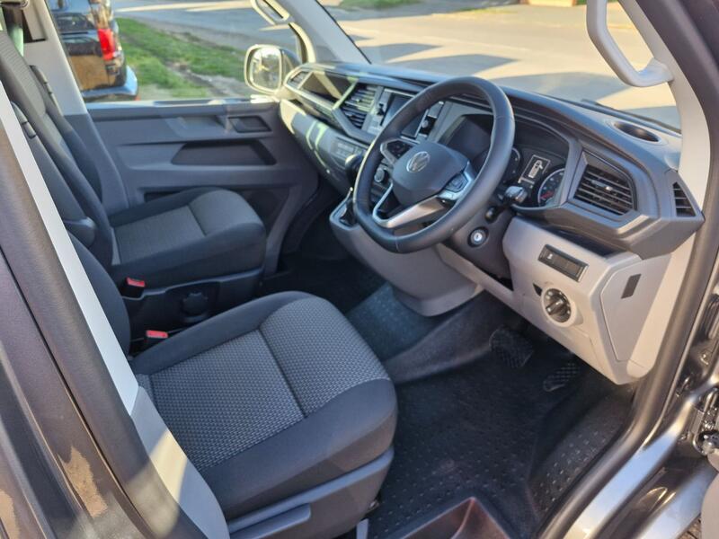 VOLKSWAGEN TRANSPORTER KOMBI