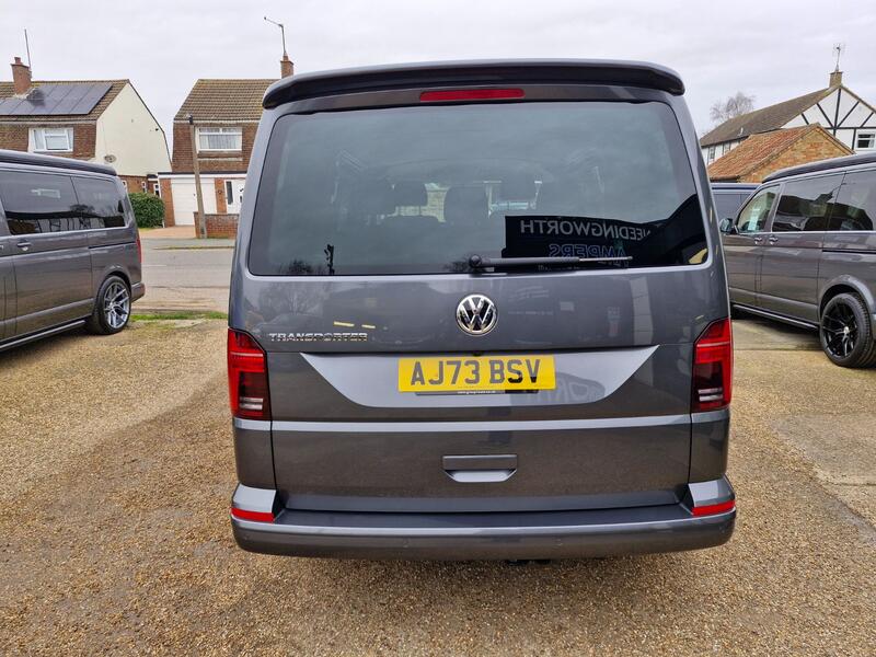 VOLKSWAGEN TRANSPORTER KOMBI