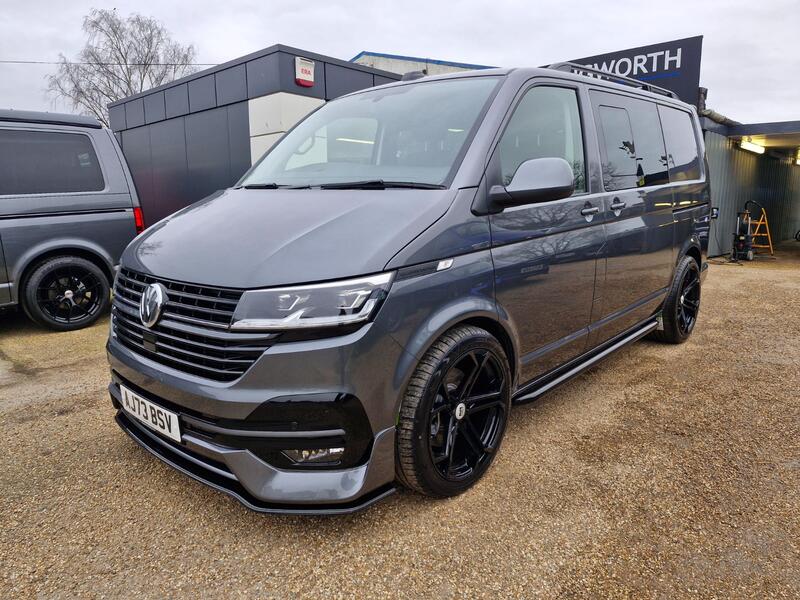 VOLKSWAGEN TRANSPORTER KOMBI