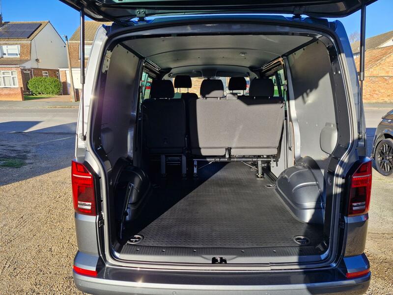 VOLKSWAGEN TRANSPORTER KOMBI