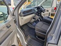 VOLKSWAGEN TRANSPORTER KOMBI