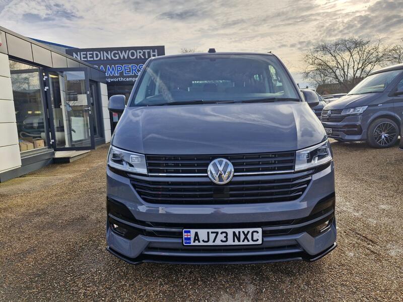 VOLKSWAGEN TRANSPORTER KOMBI