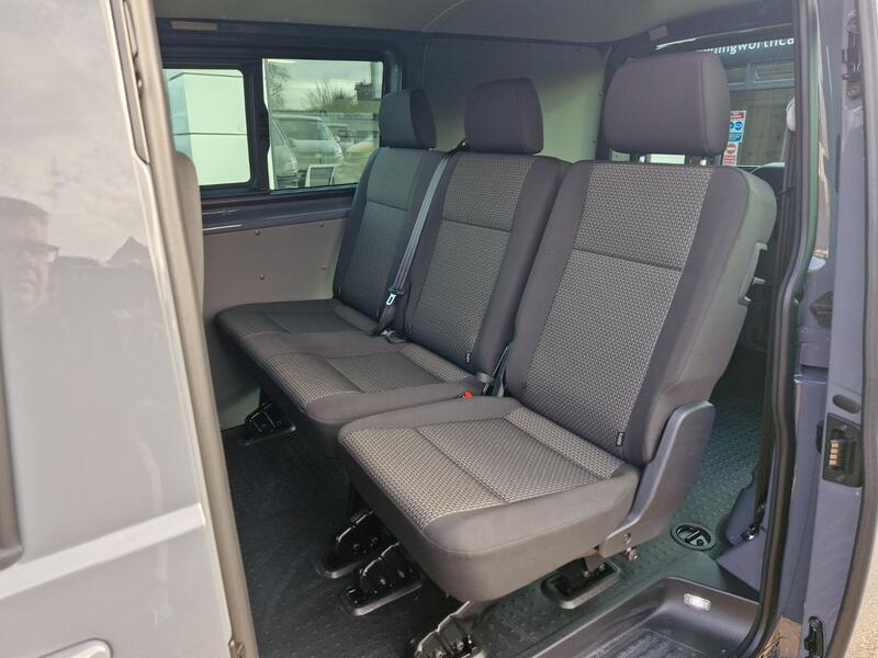 VOLKSWAGEN TRANSPORTER KOMBI