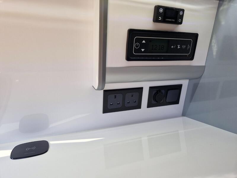 VOLKSWAGEN CAMPERVAN