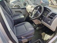 VOLKSWAGEN TRANSPORTER KOMBI