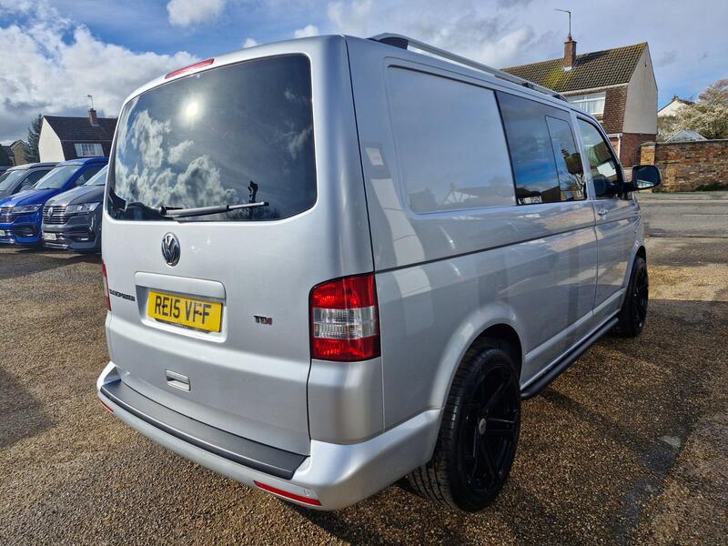 VOLKSWAGEN TRANSPORTER KOMBI