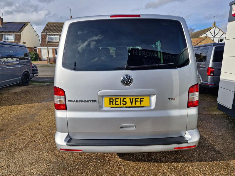 VOLKSWAGEN TRANSPORTER KOMBI
