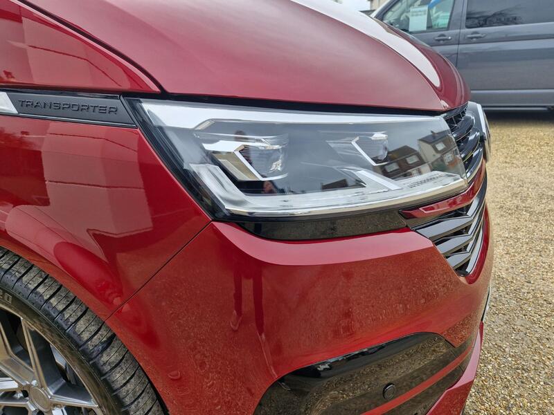 VOLKSWAGEN TRANSPORTER KOMBI