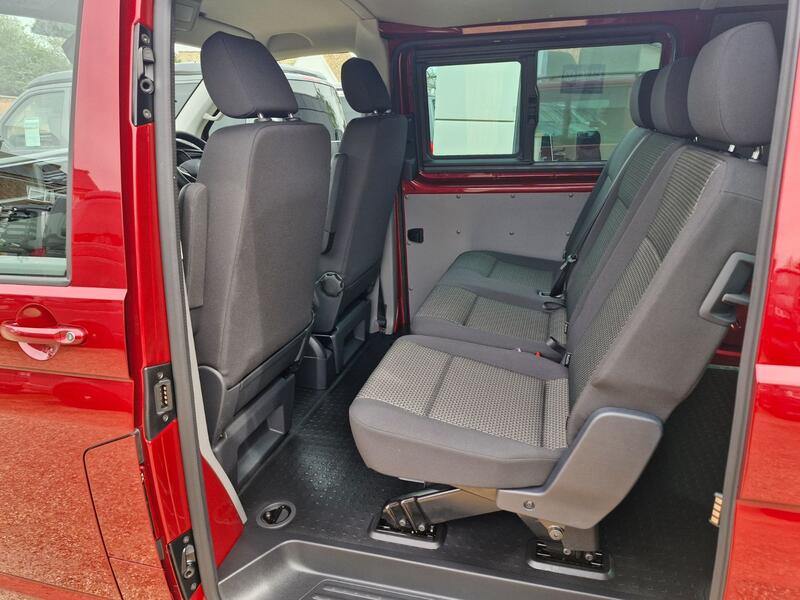 VOLKSWAGEN TRANSPORTER KOMBI