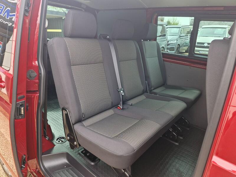 VOLKSWAGEN TRANSPORTER KOMBI