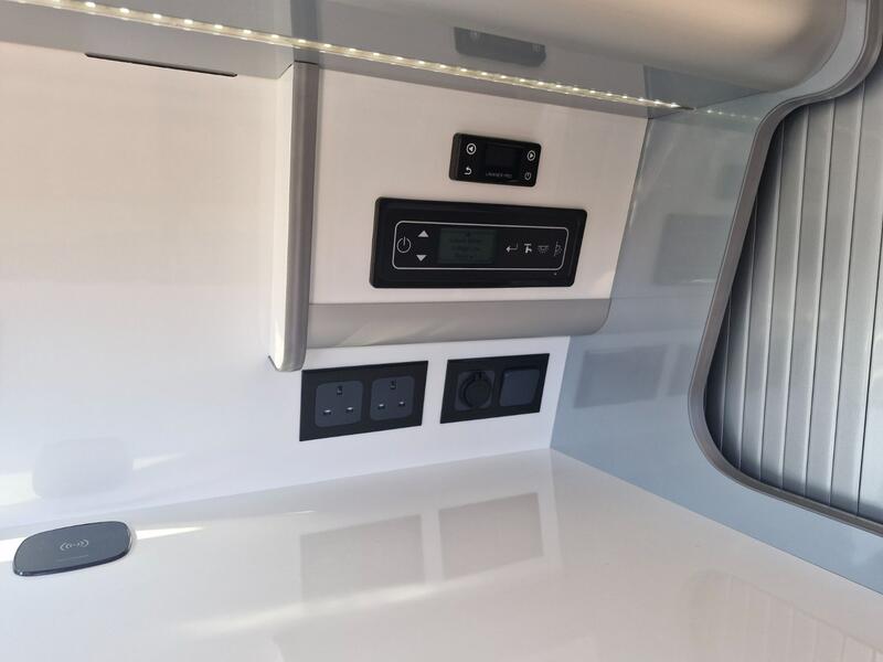 VOLKSWAGEN CAMPERVAN
