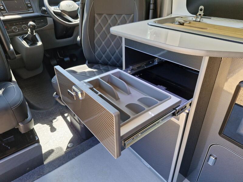 VOLKSWAGEN CAMPERVAN