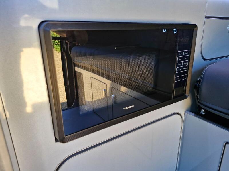 VOLKSWAGEN CAMPERVAN