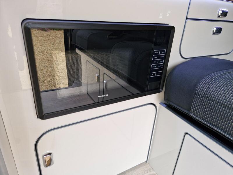 VOLKSWAGEN CAMPERVAN