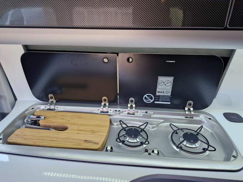 VOLKSWAGEN CAMPERVAN