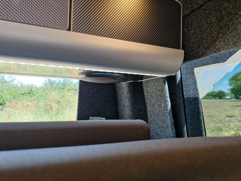 VOLKSWAGEN CAMPERVAN