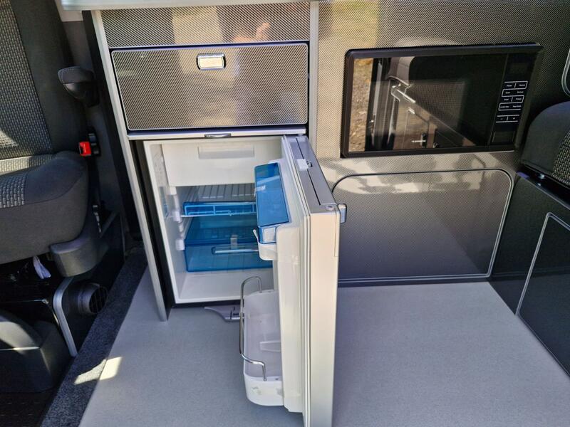 VOLKSWAGEN CAMPERVAN