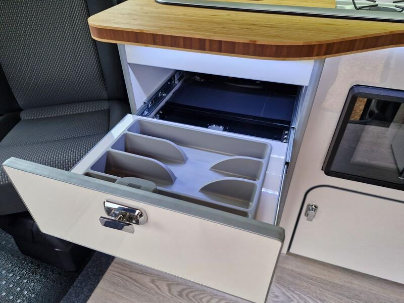 VOLKSWAGEN CAMPERVAN