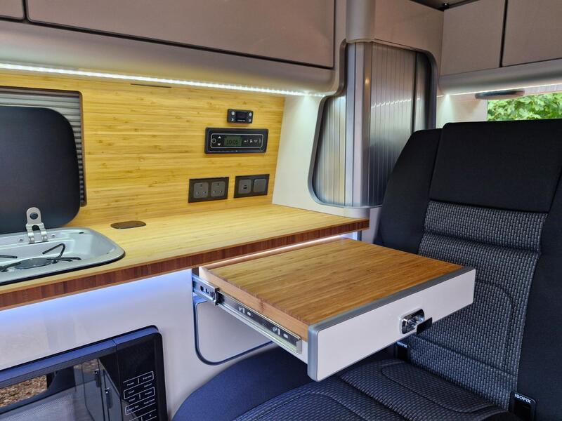 VOLKSWAGEN CAMPERVAN