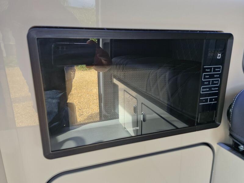 VOLKSWAGEN CAMPERVAN