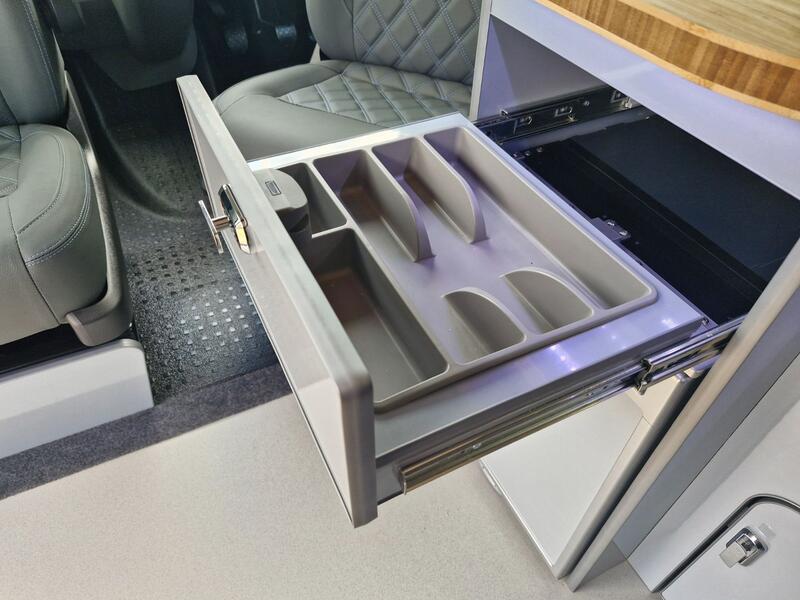 VOLKSWAGEN CAMPERVAN