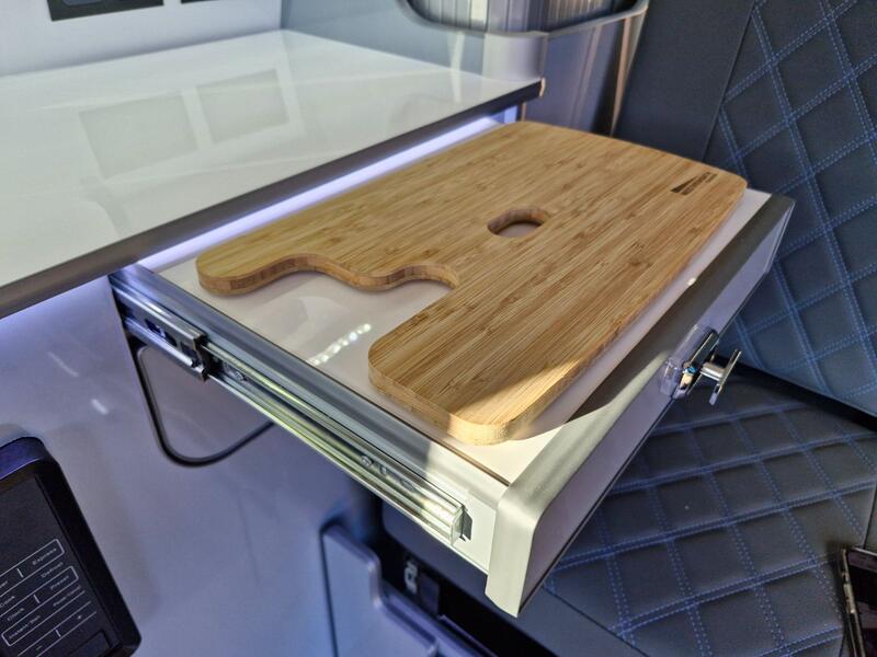 VOLKSWAGEN CAMPERVAN