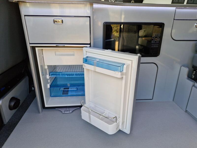 VOLKSWAGEN CAMPERVAN