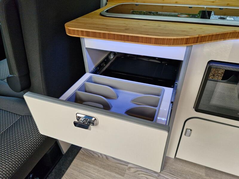 VOLKSWAGEN CAMPERVAN