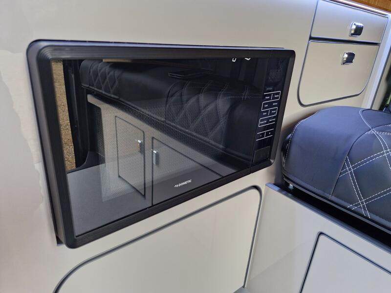 VOLKSWAGEN CAMPERVAN