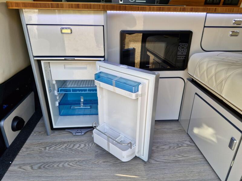 VOLKSWAGEN CAMPERVAN