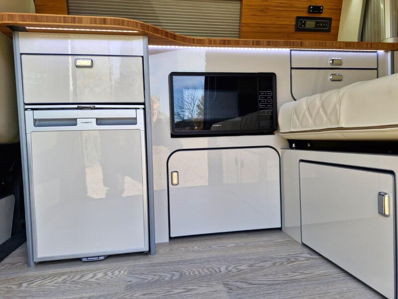 VOLKSWAGEN CAMPERVAN