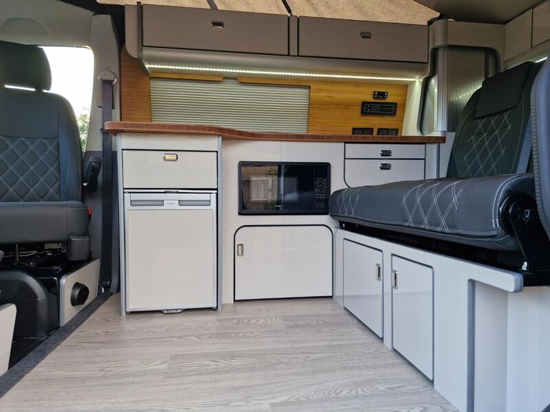 VOLKSWAGEN CAMPERVAN