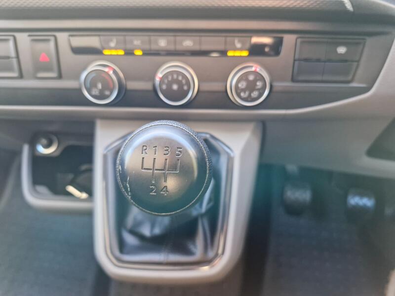 VOLKSWAGEN CAMPERVAN