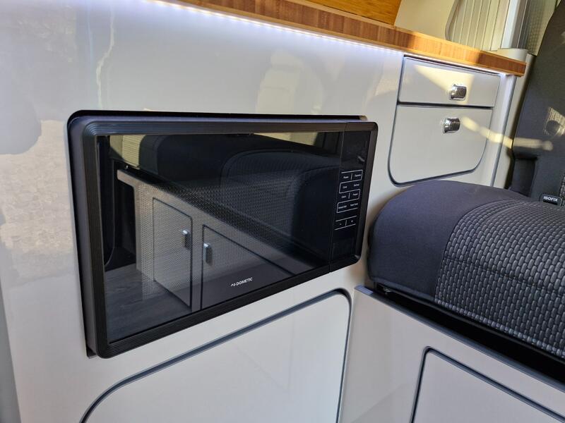 VOLKSWAGEN CAMPERVAN