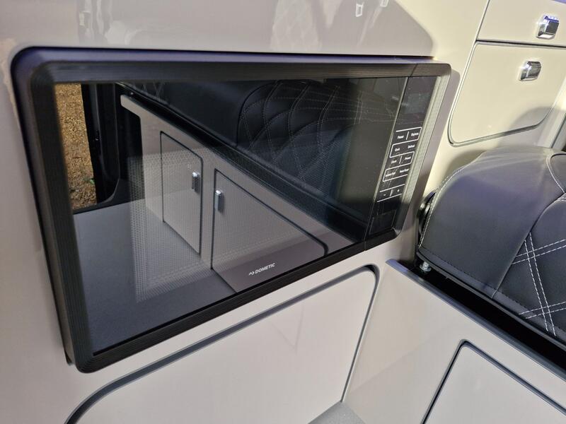 VOLKSWAGEN CAMPERVAN