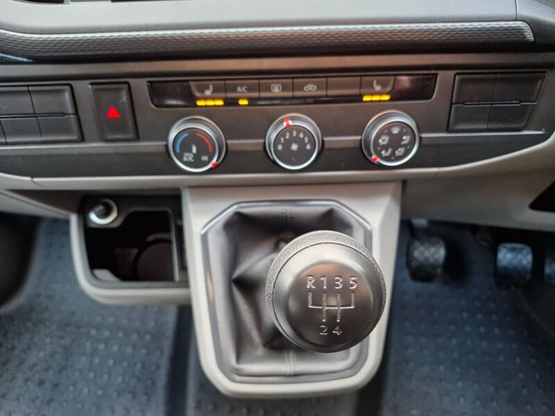 VOLKSWAGEN CAMPERVAN