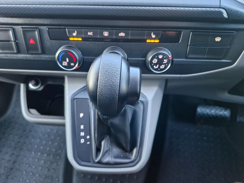 VOLKSWAGEN CAMPERVAN