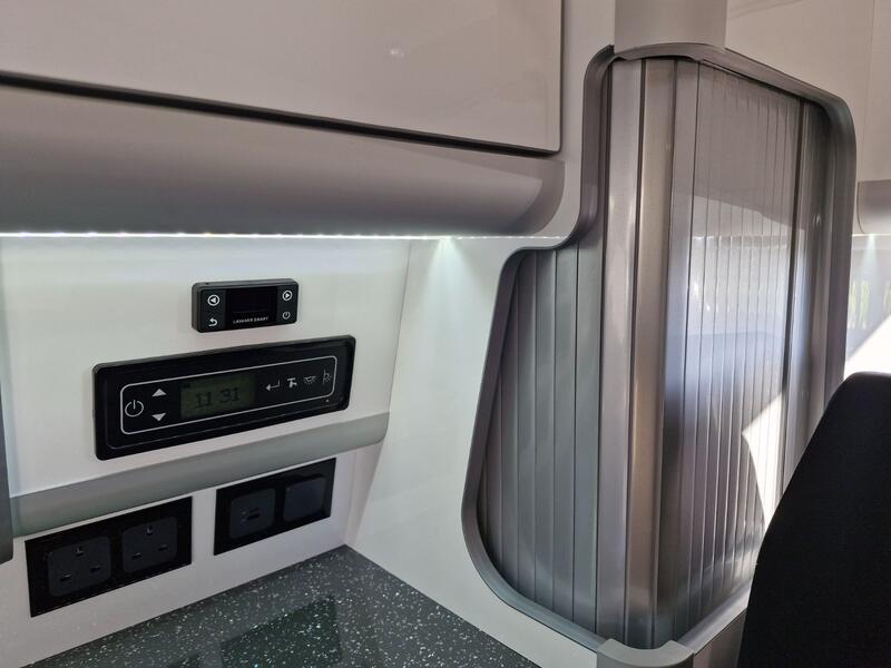 VOLKSWAGEN CAMPERVAN