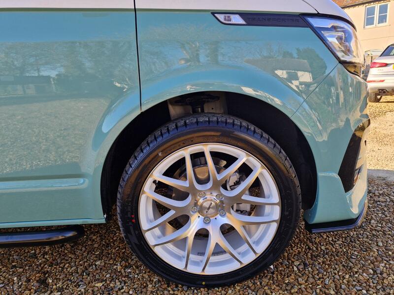 VOLKSWAGEN CAMPERVAN