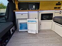 VOLKSWAGEN CAMPERVAN