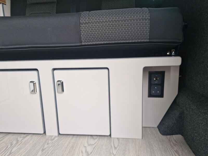 VOLKSWAGEN CAMPERVAN